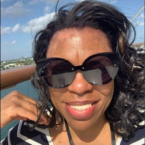 Meet your Posher, Deborah